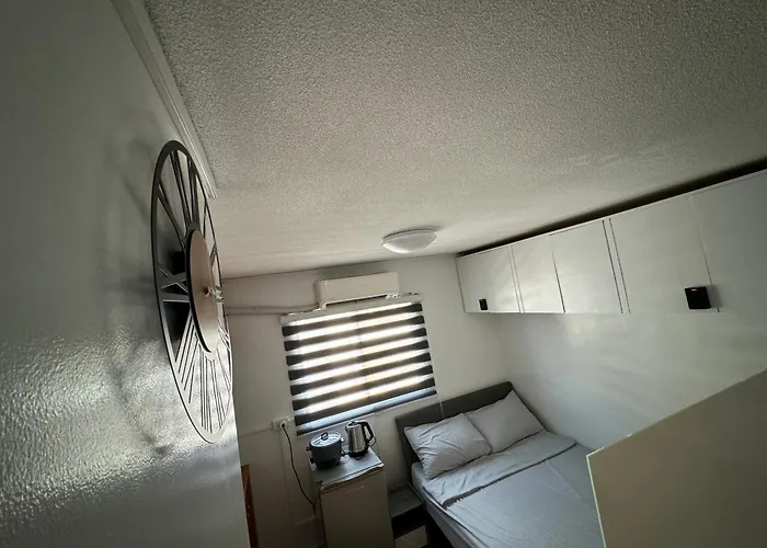 In Pasig - One Oasis Staycation Apartment *